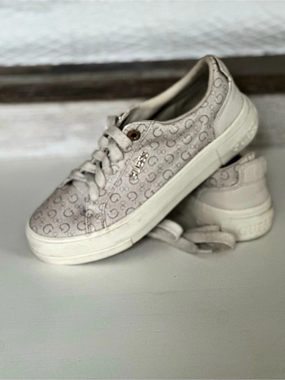 GUESS Women's Patterned Sneakers White & Gray US 5.5
